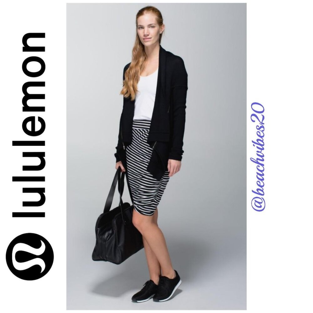 LULULEMON ATHLETICA Anytime Skirt Deenie Stripe White Black 6 EUC LL-107